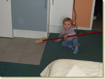 20050804-03 Vakantie-zelfs hier wil ik bezemen 3